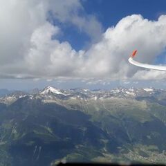 Flugwegposition um 12:59:30: Aufgenommen in der Nähe von Bezirk Surselva, Schweiz in 3342 Meter